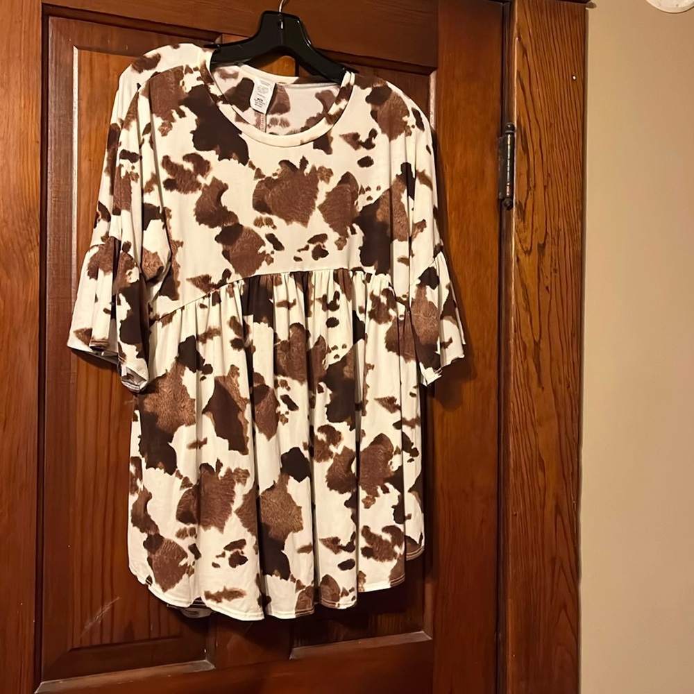Cowprint boutique top
